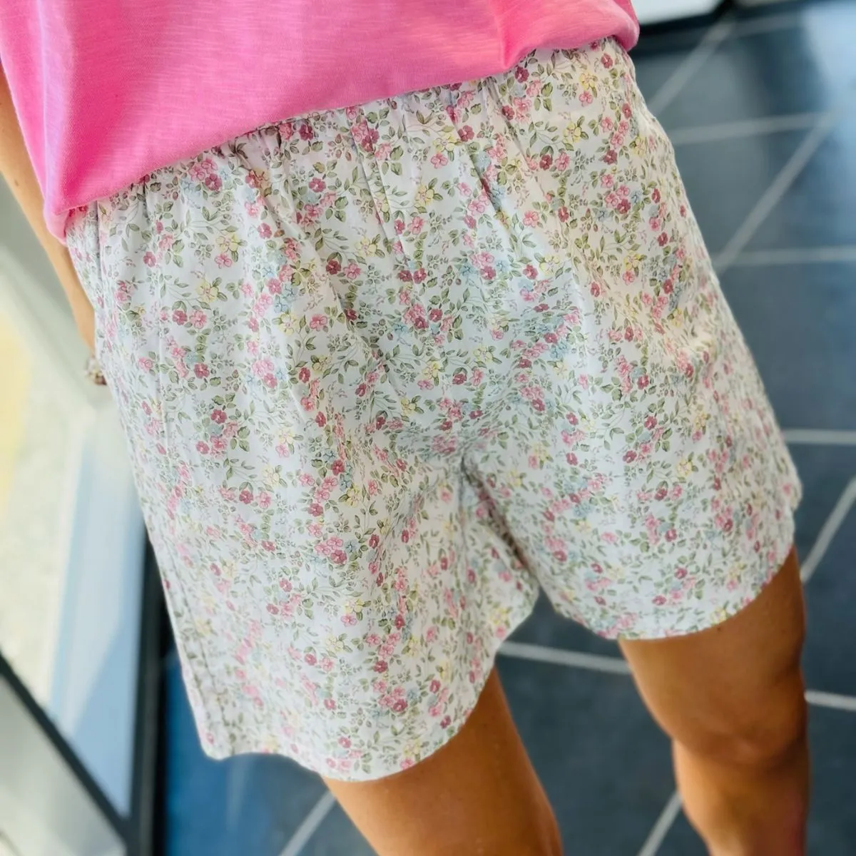 Gina shorts romantic flower