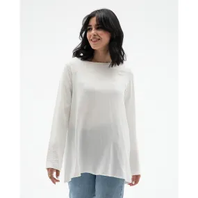 Long sleeved white basic blouse